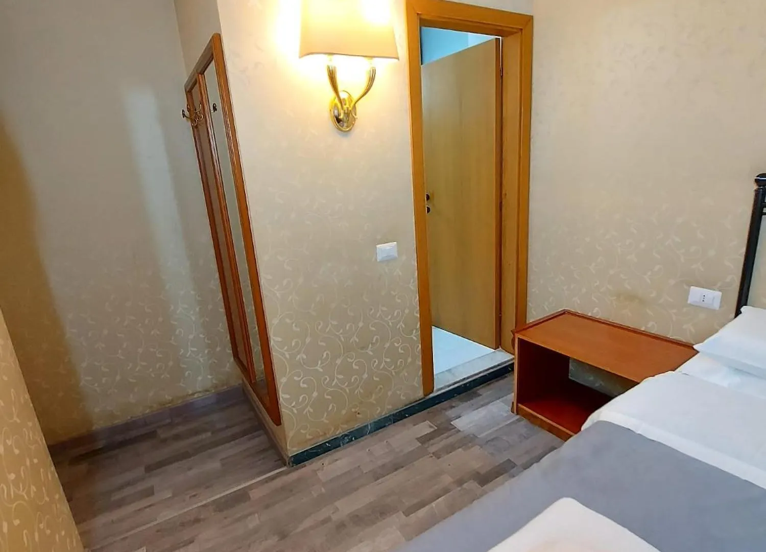 **  Hotel Positano 2 Rom Italien